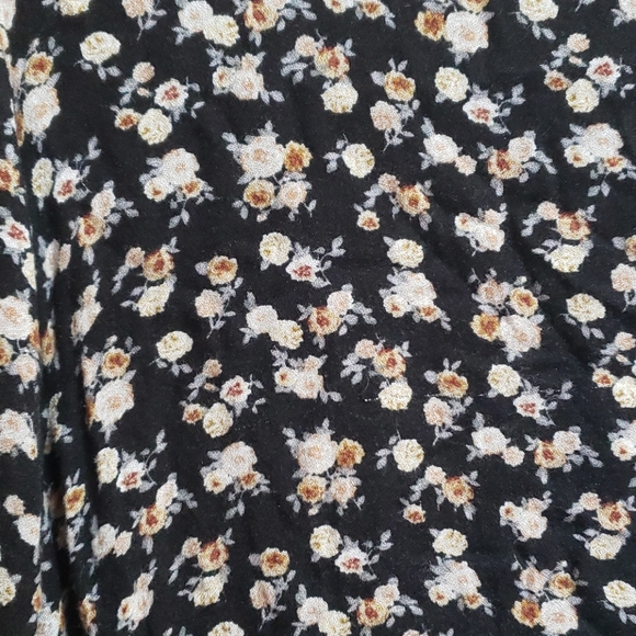 Forever 21 fully lined tan roses on black dress Size Large - Picture 2 of 6